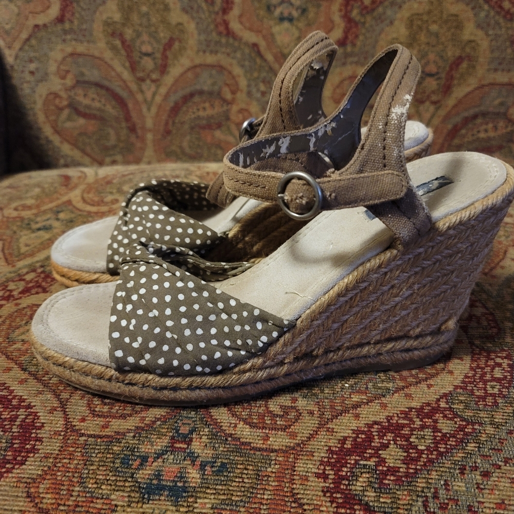 American Eagle Vintage Platform Sandals